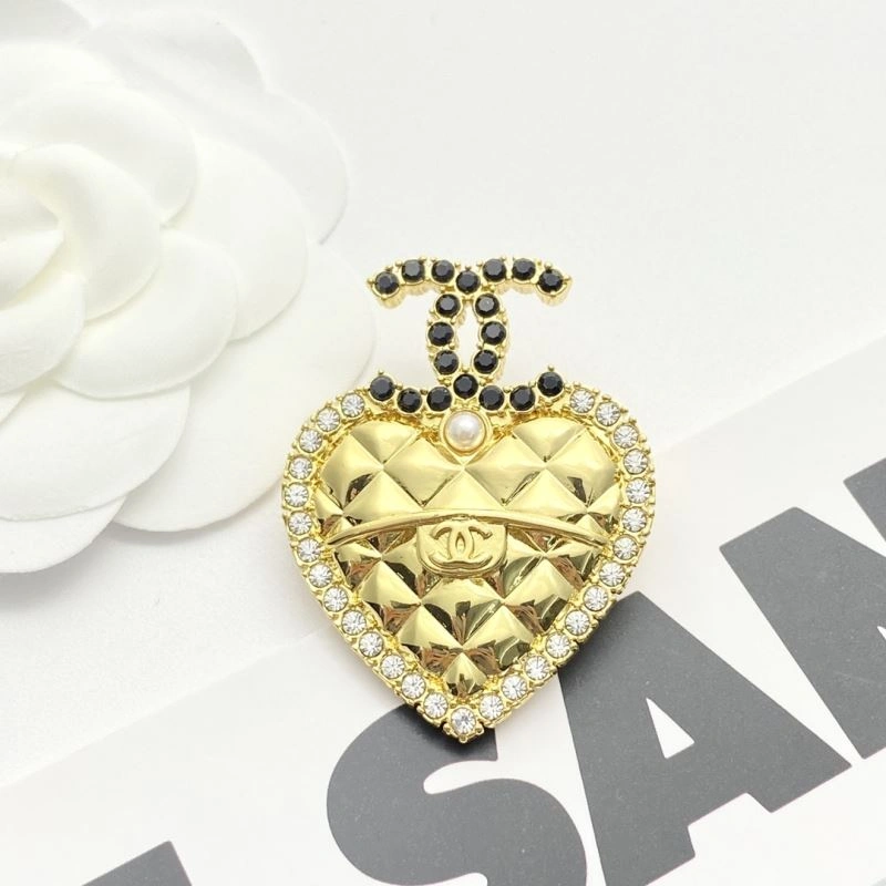 Chanel Brooches Packable 230256