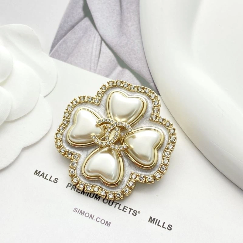 Chanel Brooches Trendy 230245