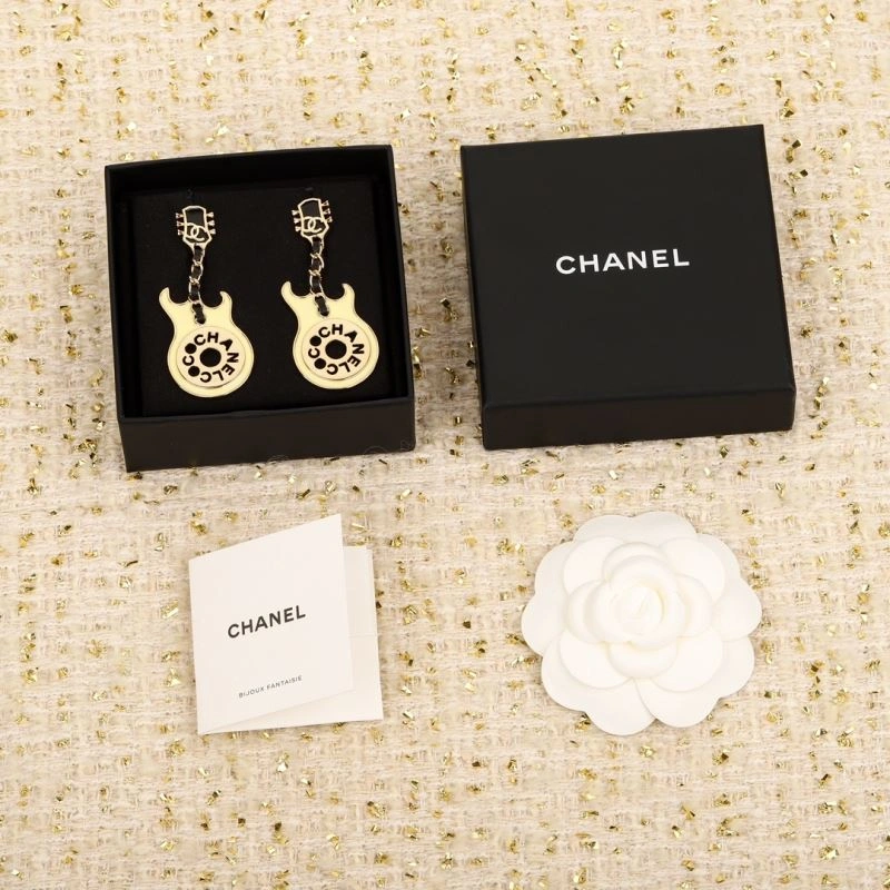 Affordable Chanel Brooches 230232