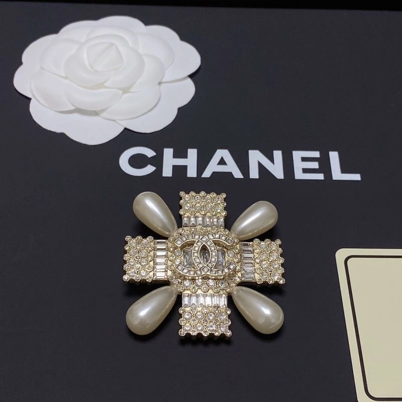 Seasonal Chanel Brooches 230264
