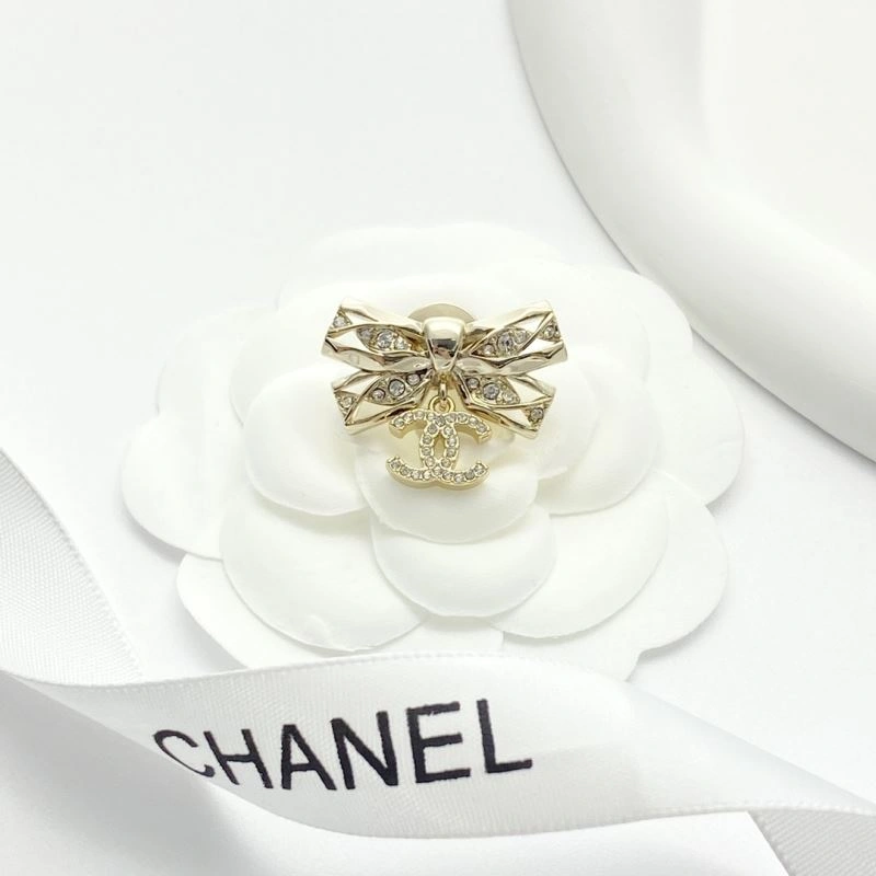 Upgraded Chanel Brooches 230231