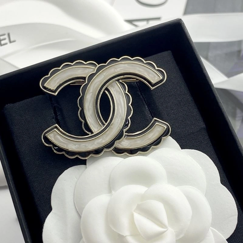 EyeCatching Chanel Brooches 230220