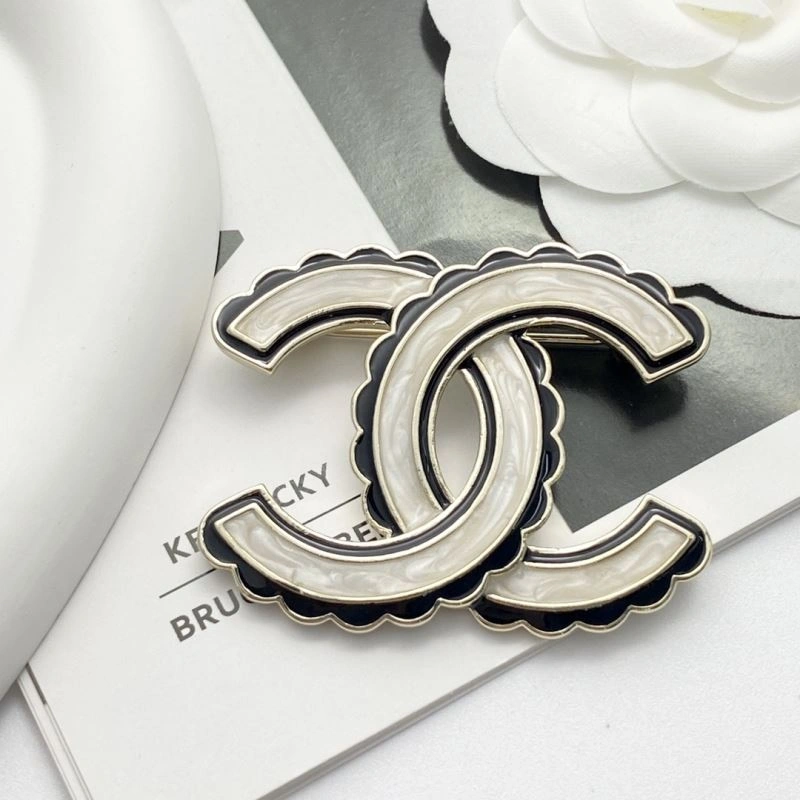 EyeCatching Chanel Brooches 230220