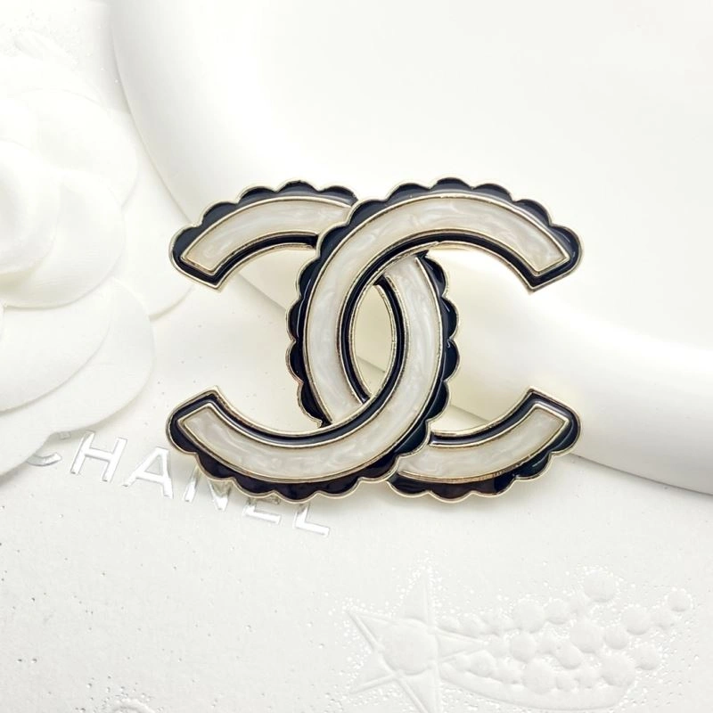 EyeCatching Chanel Brooches 230220