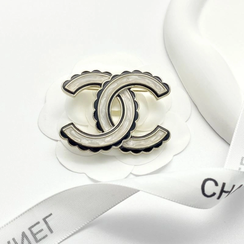 EyeCatching Chanel Brooches 230220