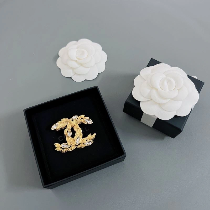 Classic Chanel Brooches 229307