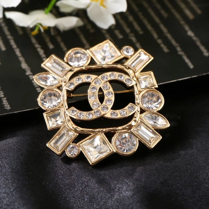 Chanel Brooches Affordable 229268