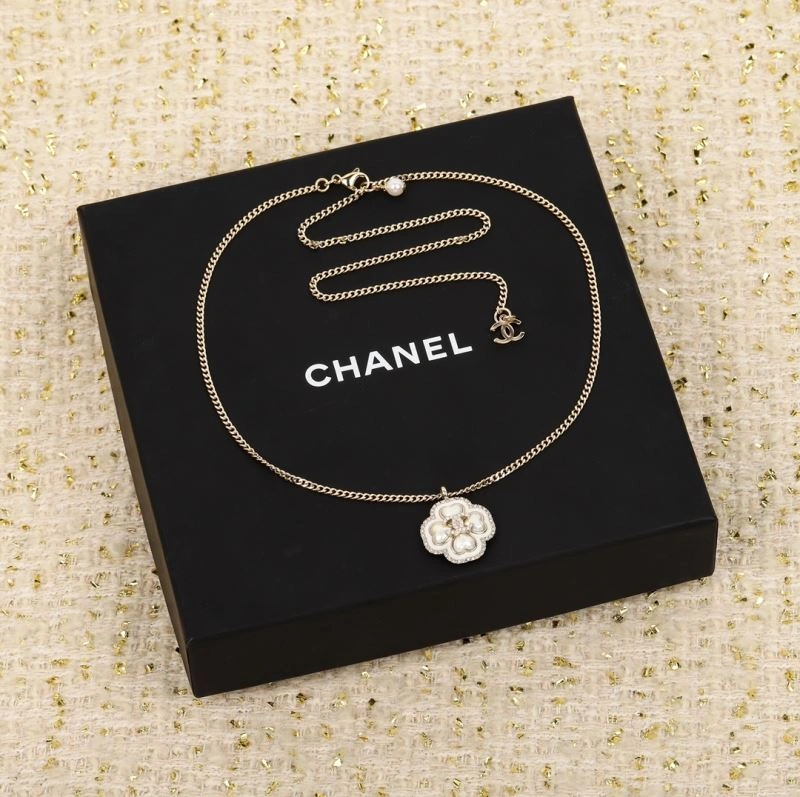 Practical Chanel Brooches 229290