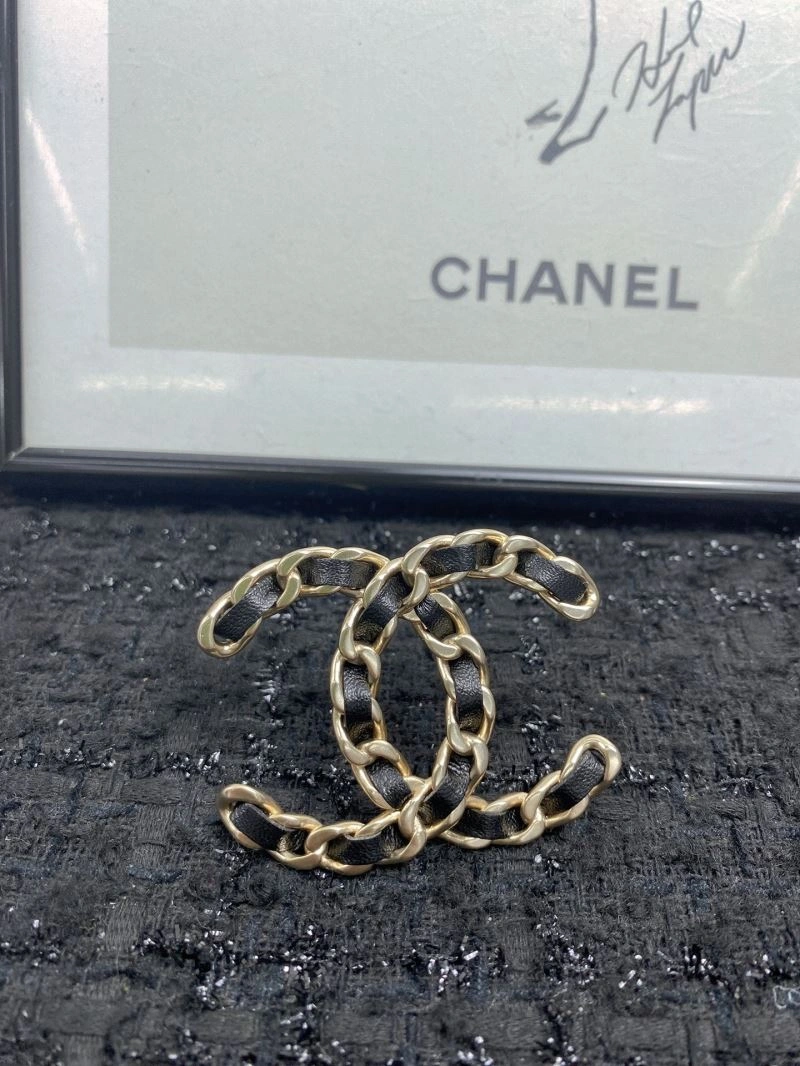 ZipUp Chanel Brooches 229265