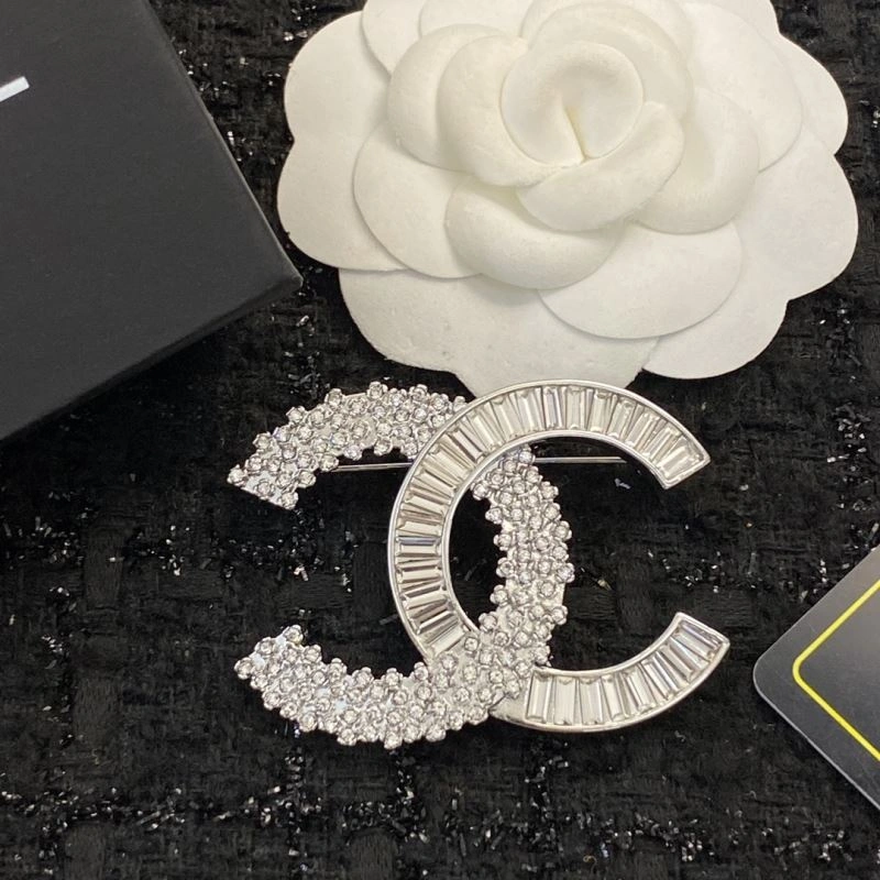 FreshLook Chanel Brooches 229331