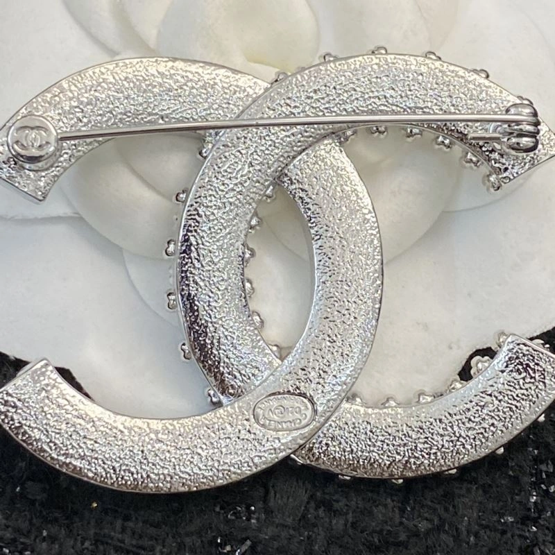 FreshLook Chanel Brooches 229331