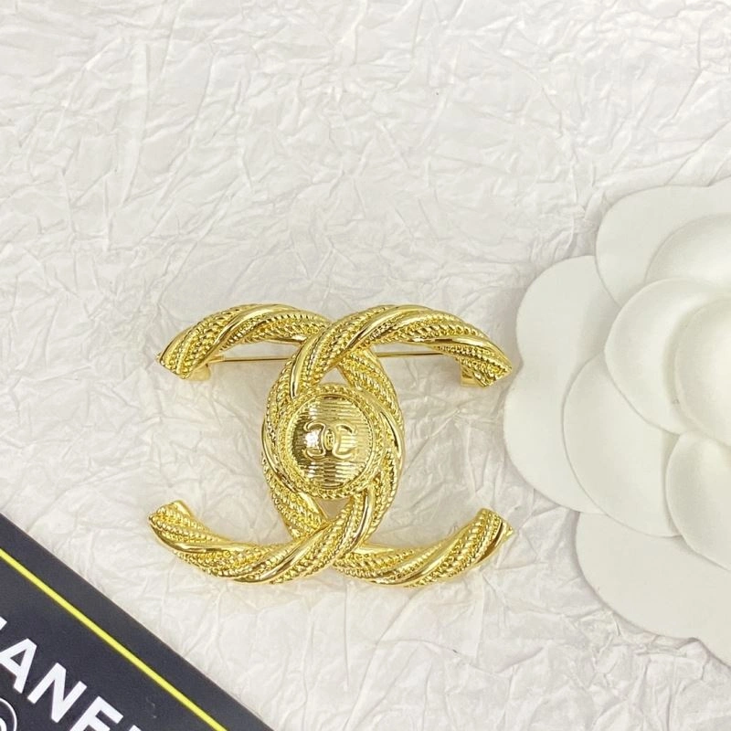Snug Chanel Brooches 229276