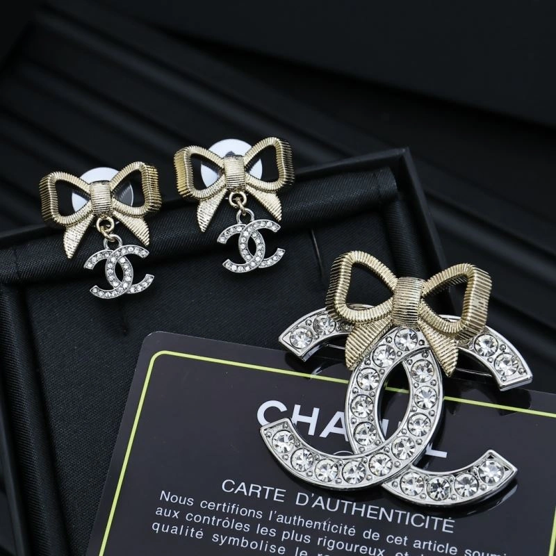 Thermal Chanel Brooches 229252