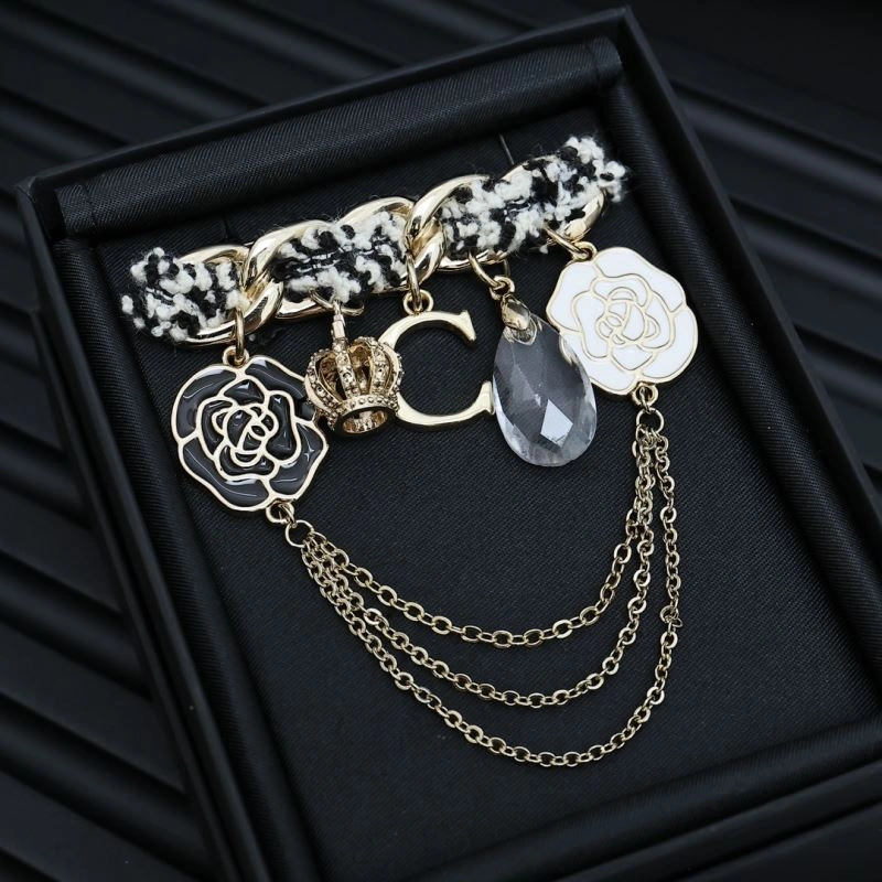 WrinkleFree Chanel Brooches 229253