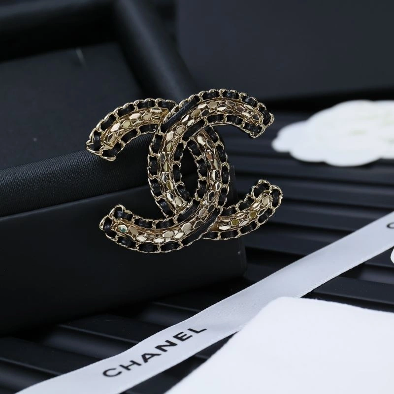 WaterResistant Chanel Brooches 229273