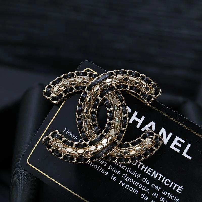 WaterResistant Chanel Brooches 229273