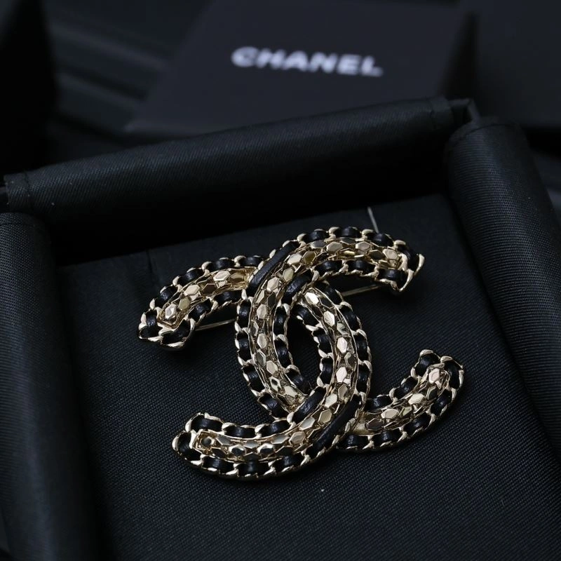 WaterResistant Chanel Brooches 229273