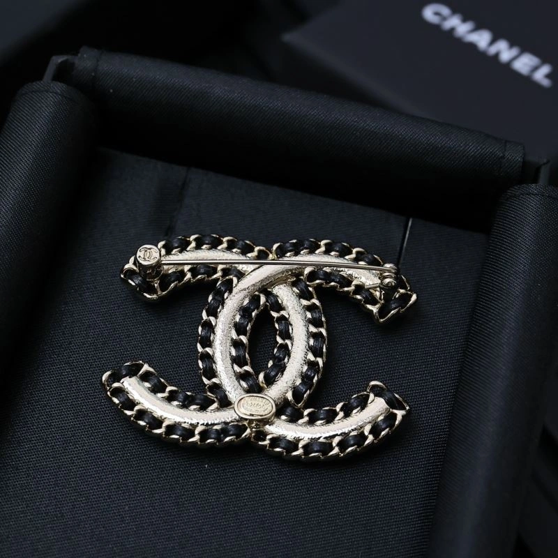 WaterResistant Chanel Brooches 229273
