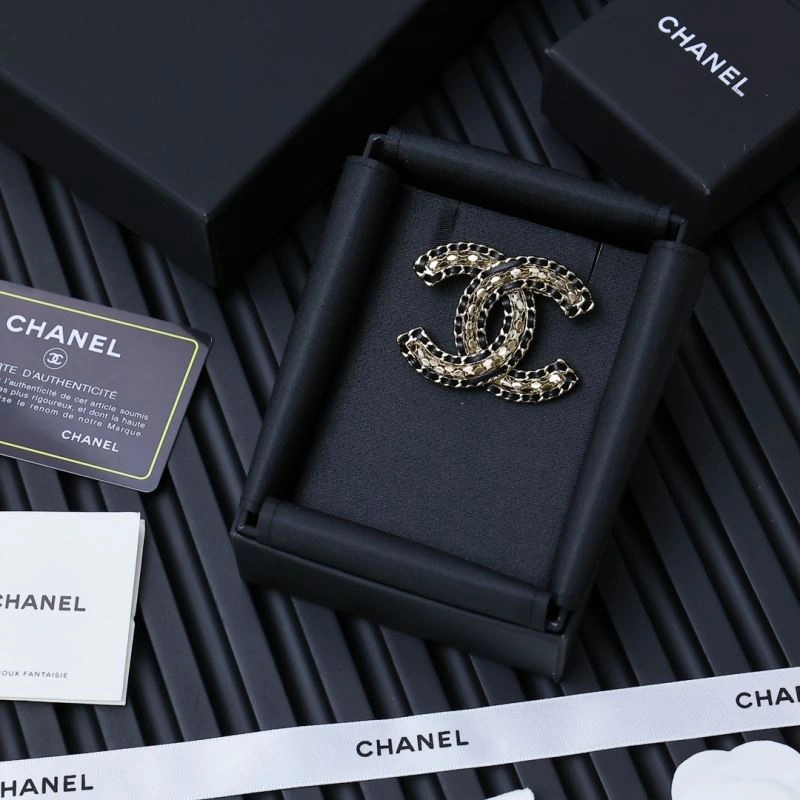 WaterResistant Chanel Brooches 229273