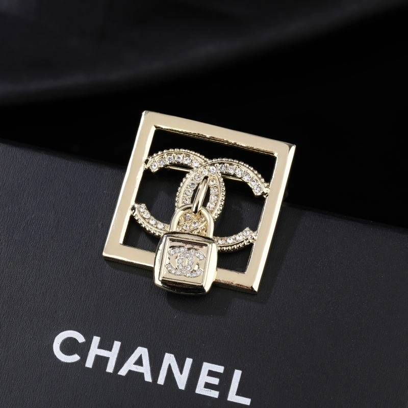 Tailored Chanel Brooches 229238