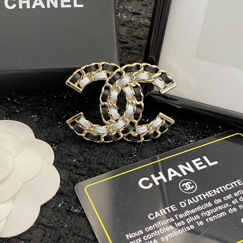 Chanel Brooches EyeCatching 229284