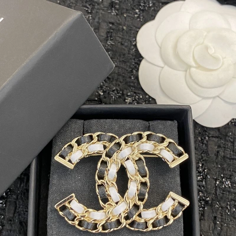Chanel Brooches EyeCatching 229284