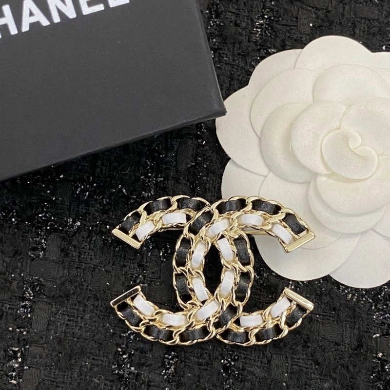 Chanel Brooches EyeCatching 229284