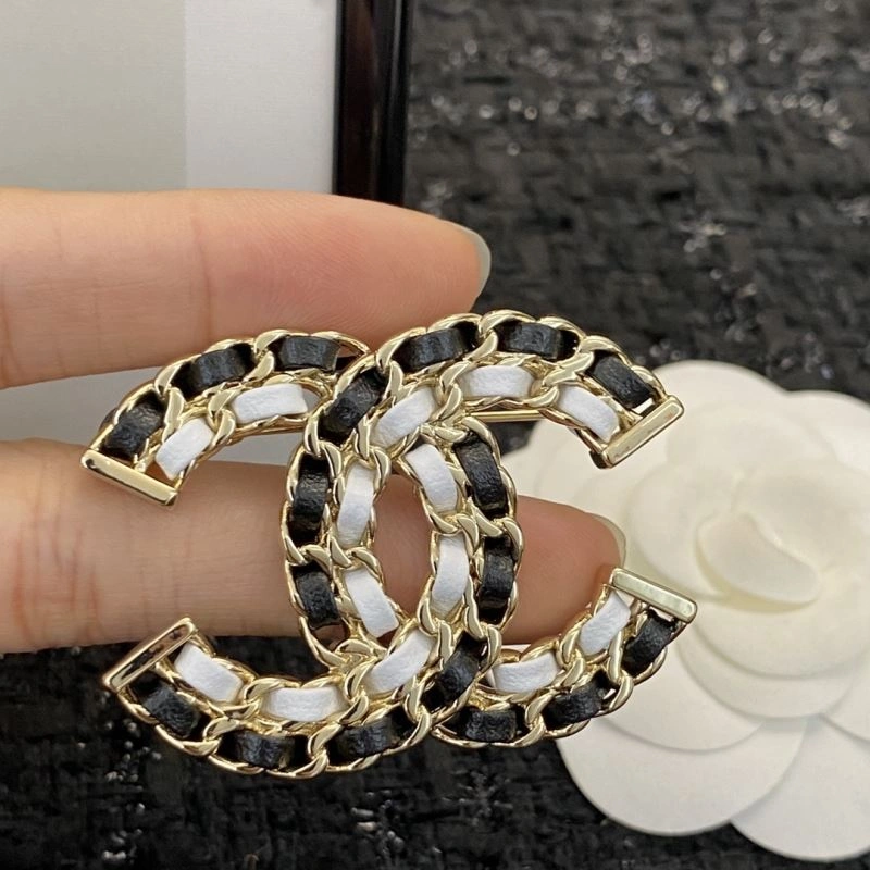 Chanel Brooches EyeCatching 229284