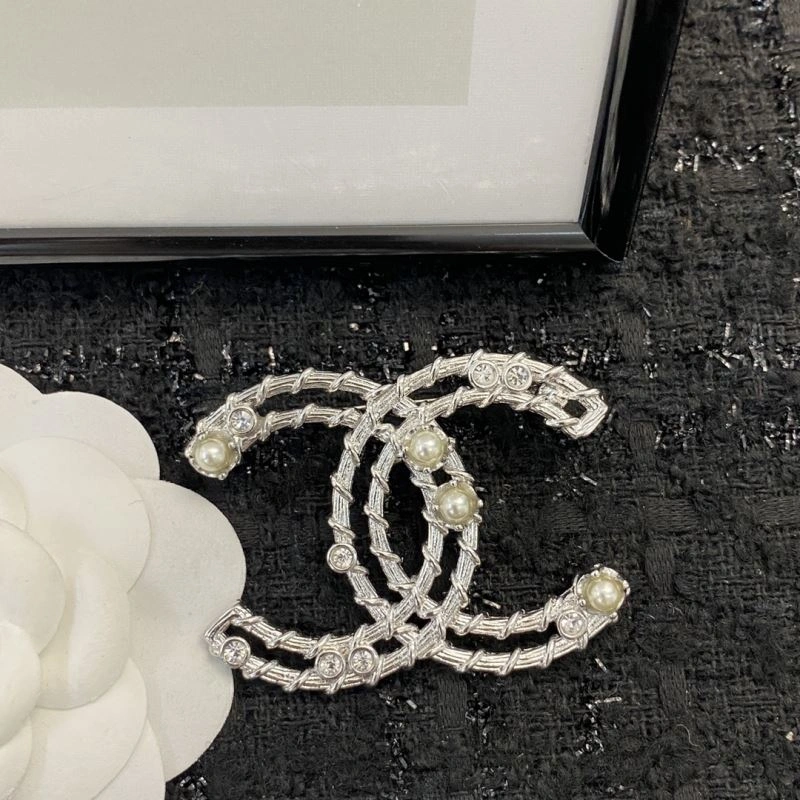 Casual Chanel Brooches 229229