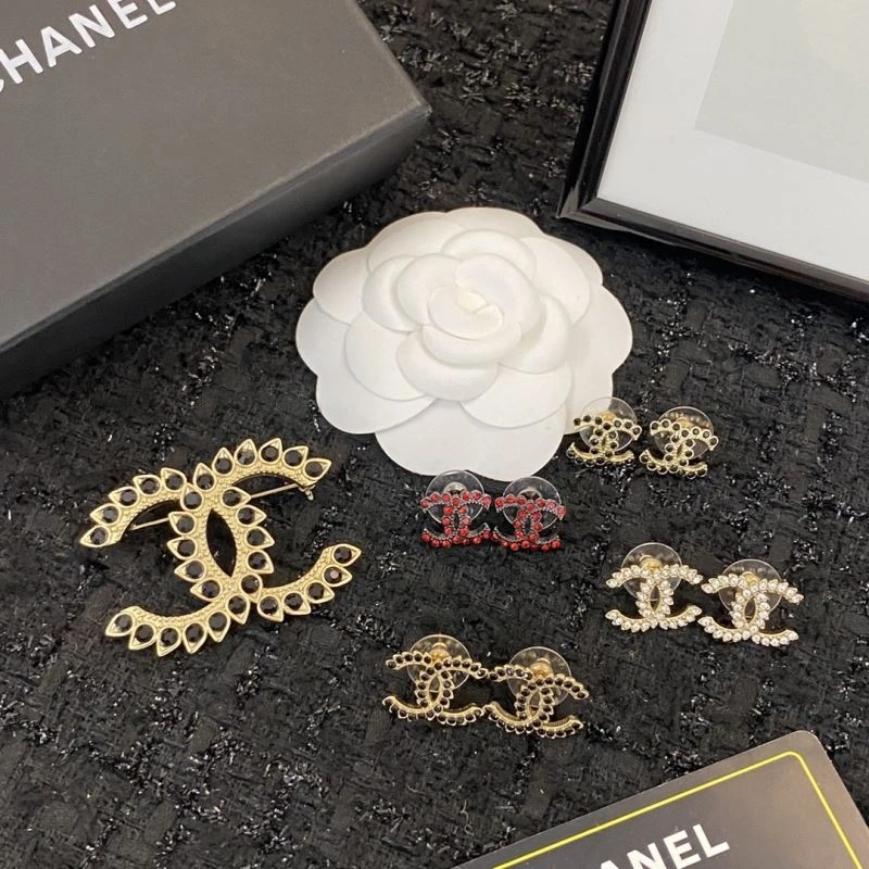 Chanel Brooches TechFriendly 229224