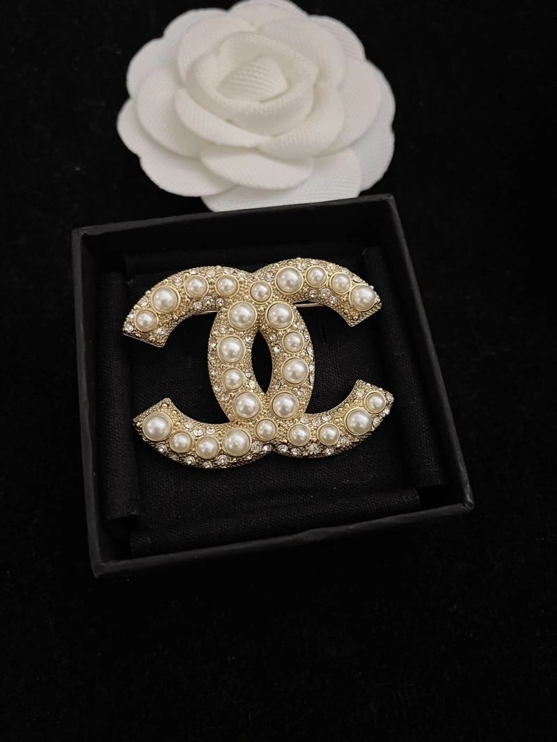 Colorful Chanel Brooches 229223