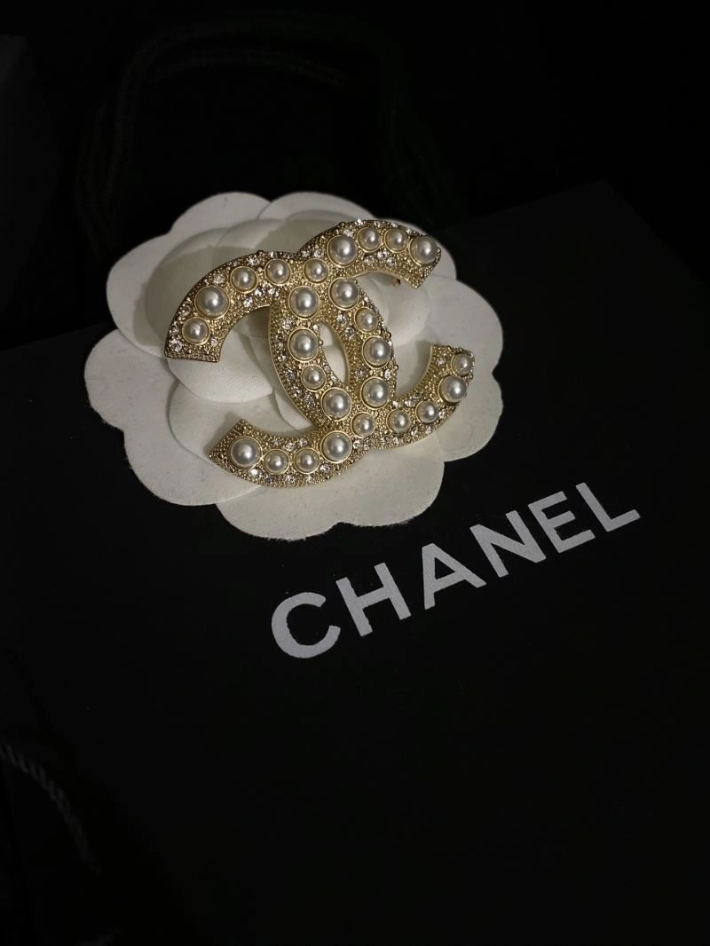 Colorful Chanel Brooches 229223