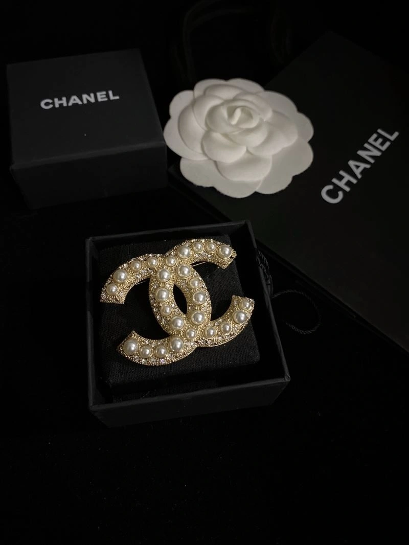 Colorful Chanel Brooches 229223
