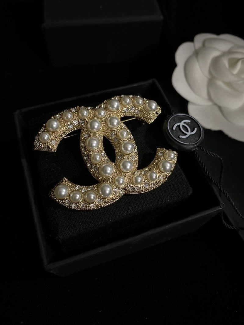Colorful Chanel Brooches 229223