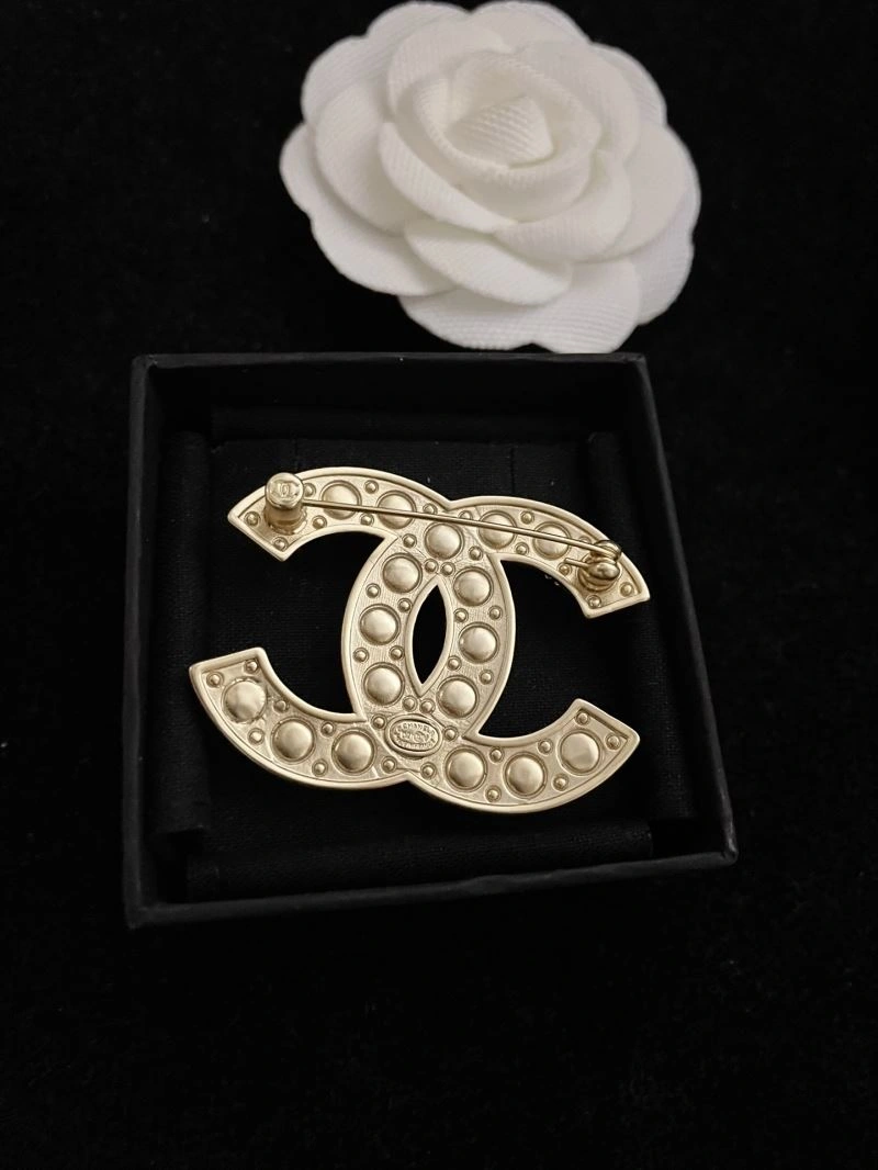 Colorful Chanel Brooches 229223