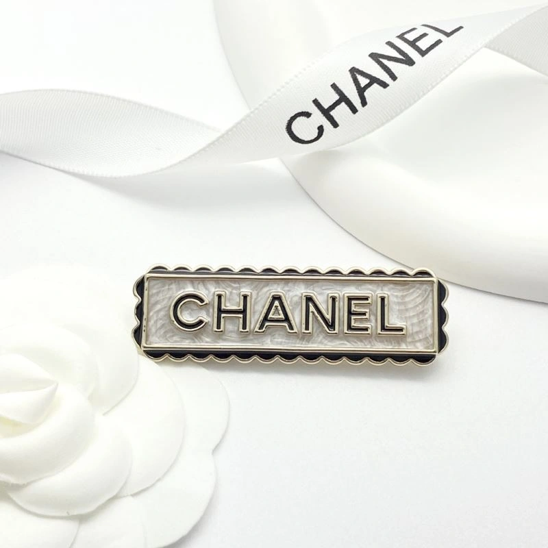 Chanel Brooches Compact 229233