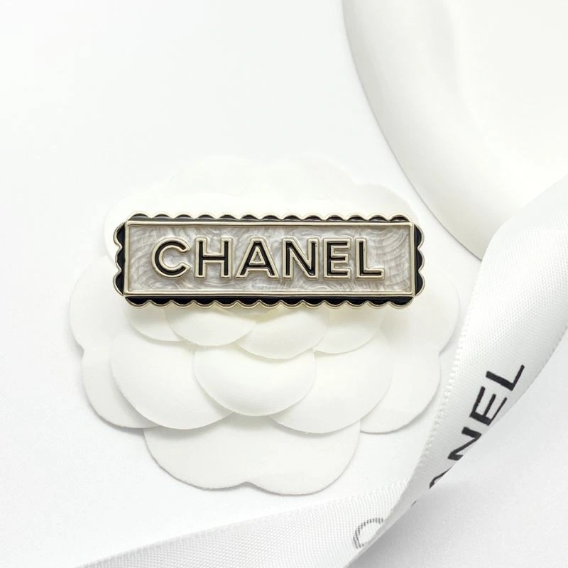 Chanel Brooches Compact 229233