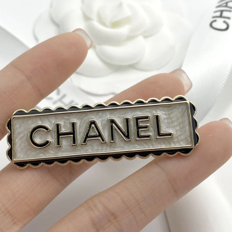 Chanel Brooches Compact 229233