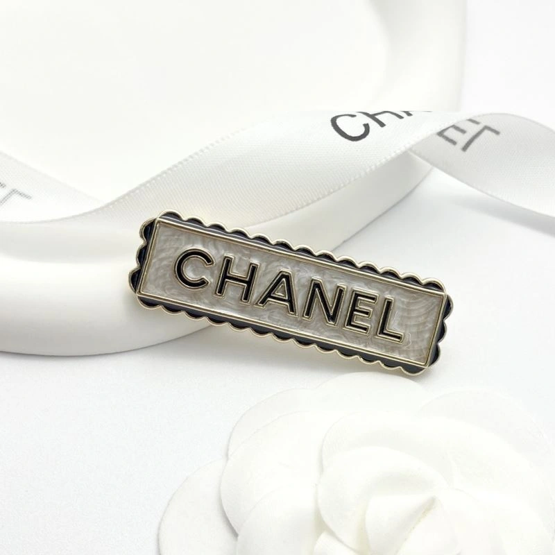 Chanel Brooches Compact 229233