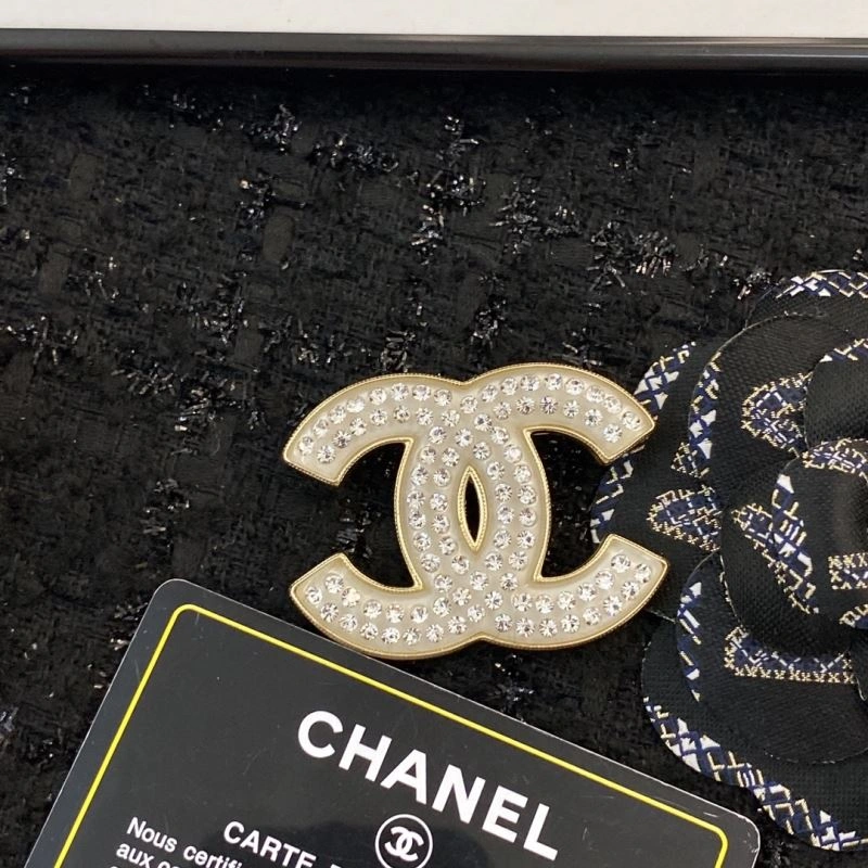 Bright Chanel Brooches 229218