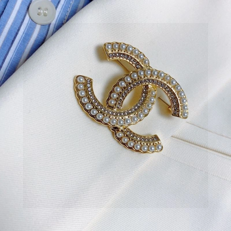 SoftTouch Chanel Brooches 229260