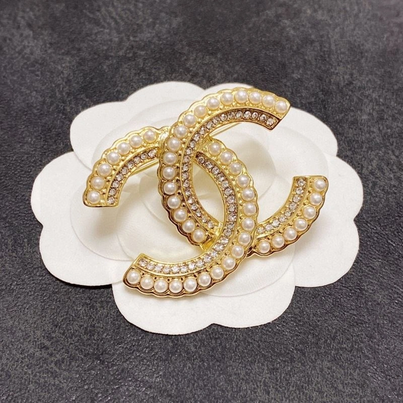 SoftTouch Chanel Brooches 229260
