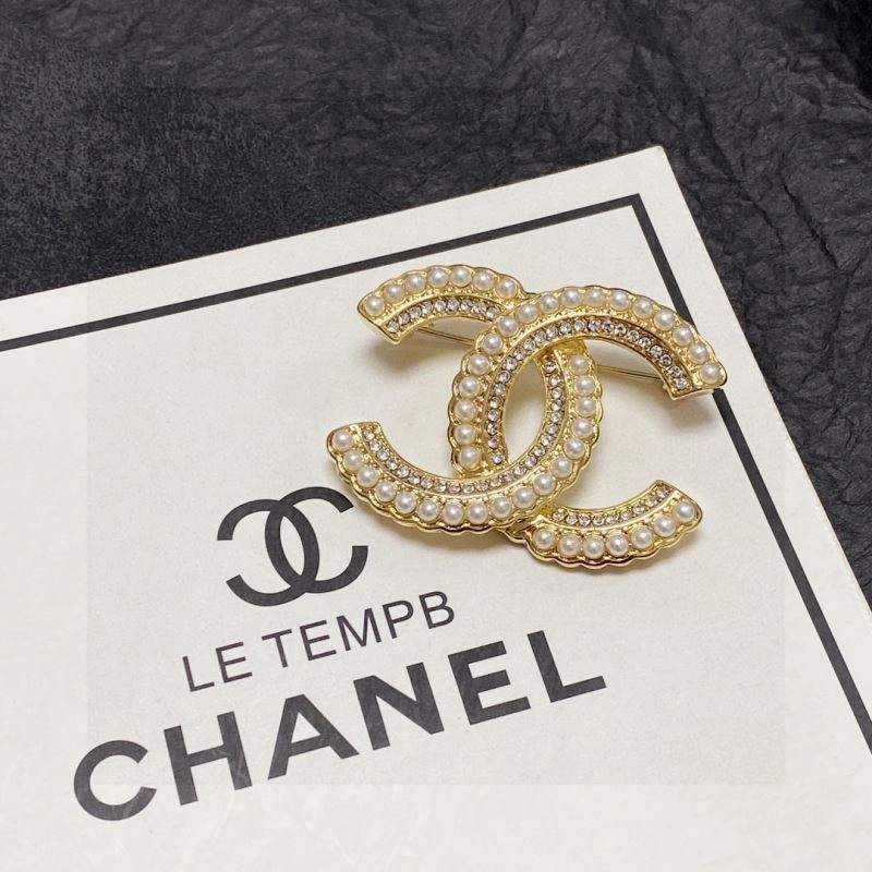 SoftTouch Chanel Brooches 229260