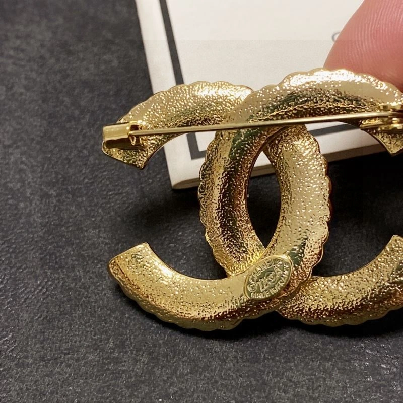 SoftTouch Chanel Brooches 229260