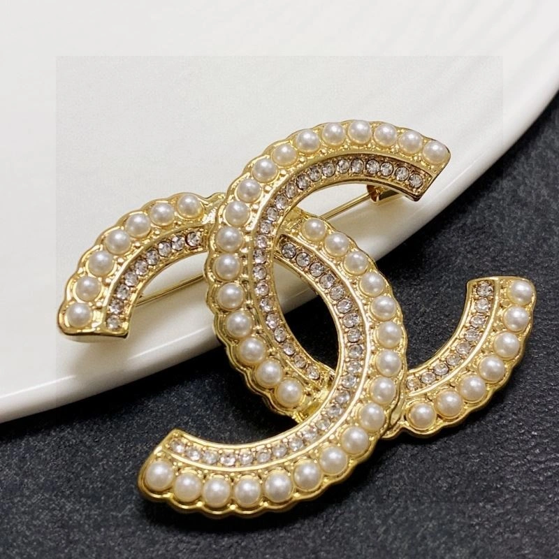SoftTouch Chanel Brooches 229260