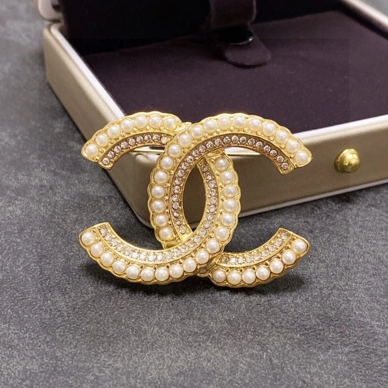 SoftTouch Chanel Brooches 229260