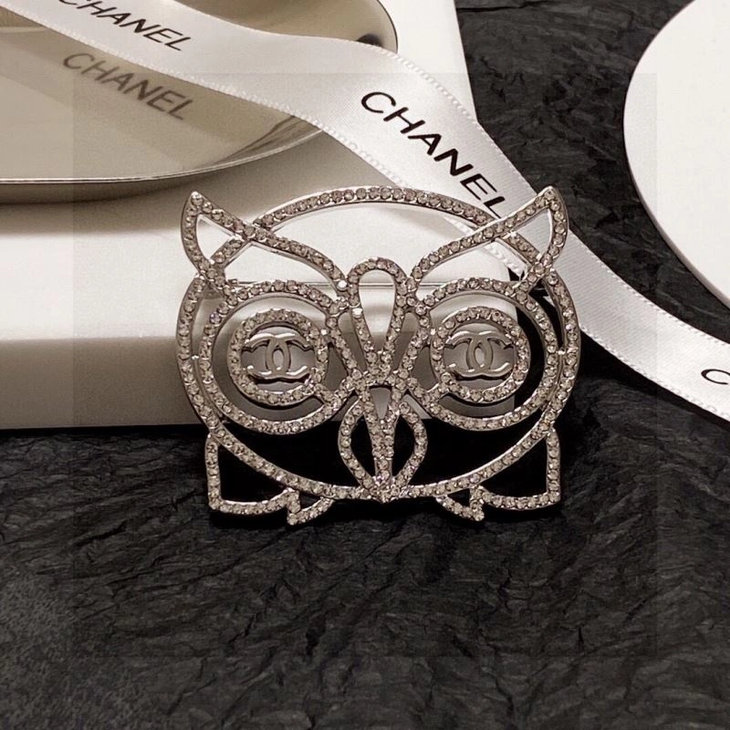 OnTrend Chanel Brooches 229216