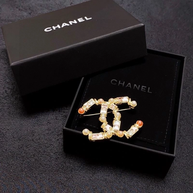 Neat Chanel Brooches 229211