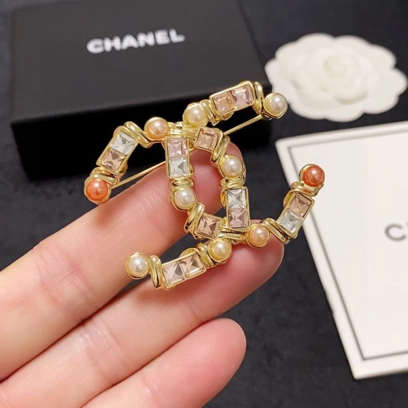 Neat Chanel Brooches 229211