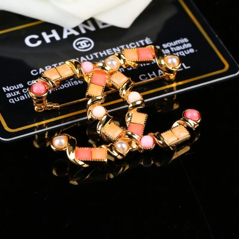 Comfortable Chanel Brooches 229213